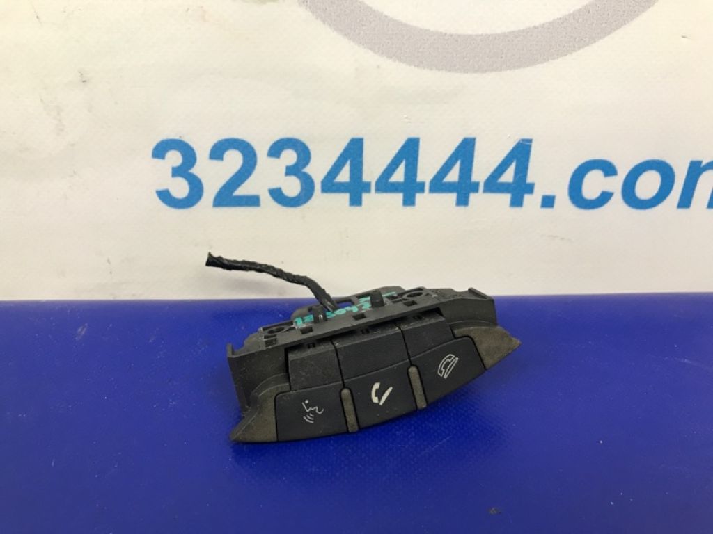 8750A021 | Кнопки на руль MITSUBISHI OUTLANDER XL 05-13