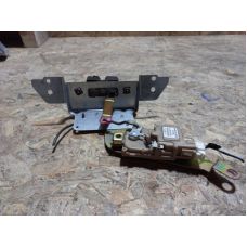Замок стекла крышки багажника INFINITI QX56 / TITAN / ARMADA 04-16