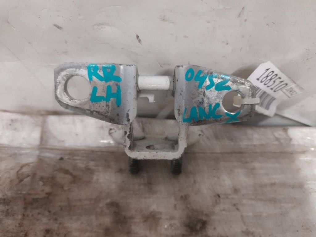 5732A053 | Петля двери верхняя задн. лев. MITSUBISHI LANCER X 10 07-15