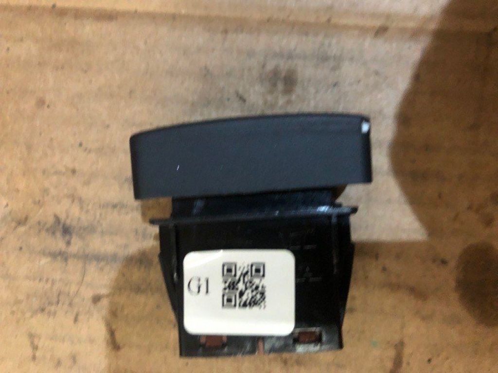 35370-TX4-003 | Кнопка закрывания крышки багажника ACURA RDX 12-19 - Фото 4