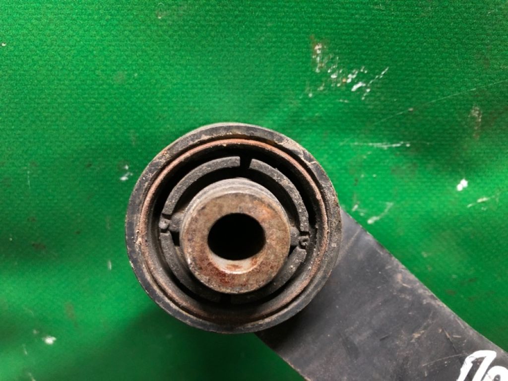 46202-57L00 | Важіль задньої підвіски поперечний верхній лів. SUZUKI KIZASHI 09-14 - Фото 3