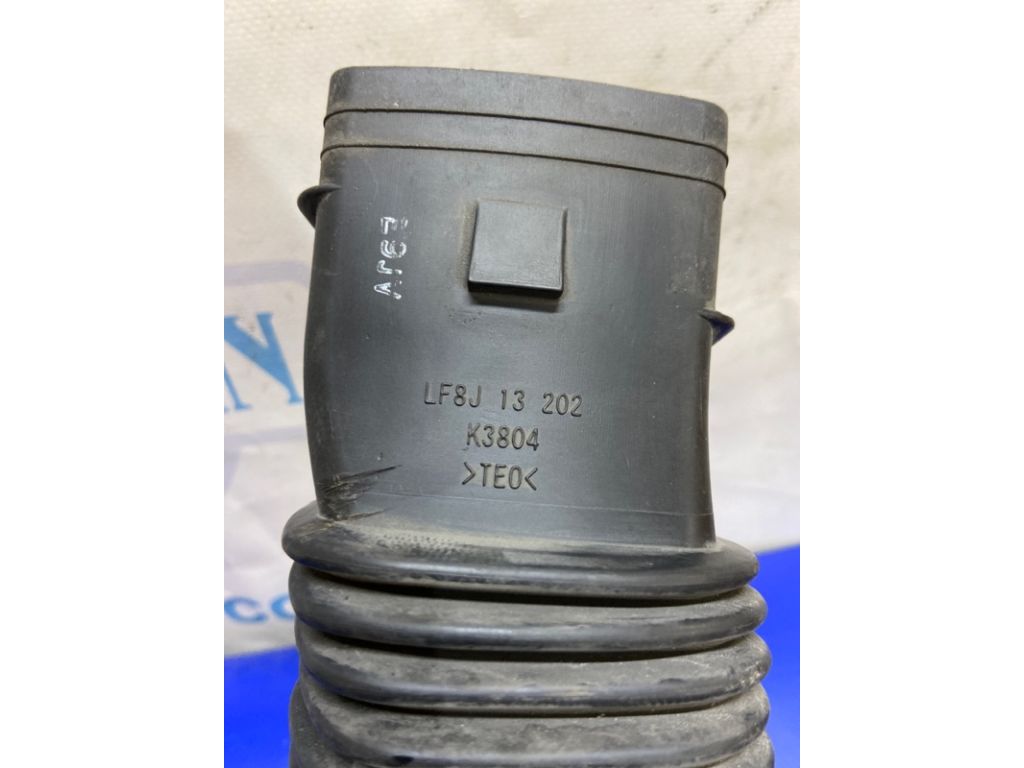 LF8J-13-202A | патрубок повітряного фільтра MAZDA 3 BL 09-13 - Фото 4