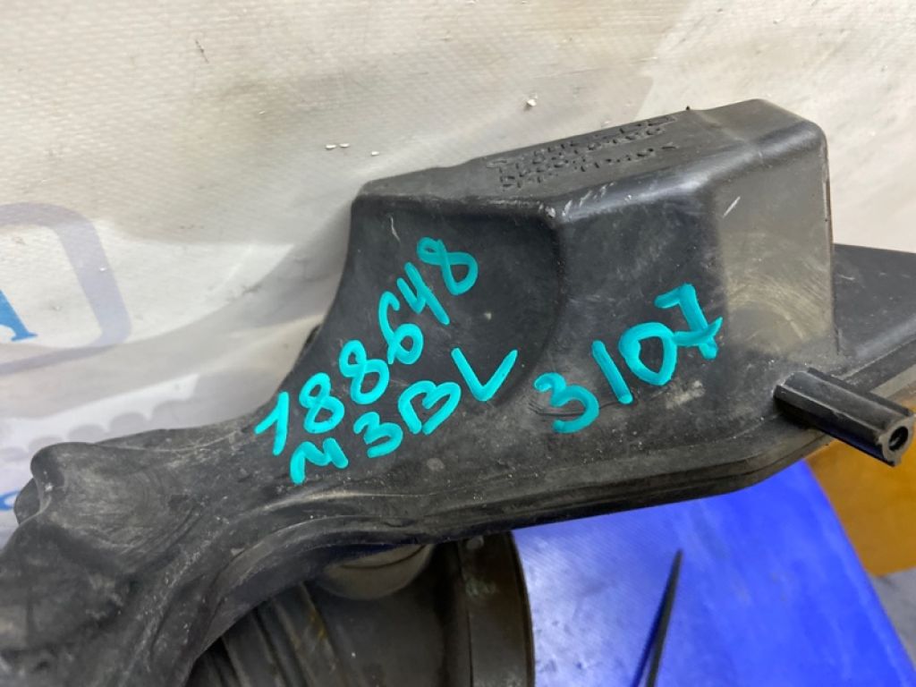 LF8J-13-221A | Резонатор повітряного фільтра MAZDA 3 BL 09-13 - Фото 2