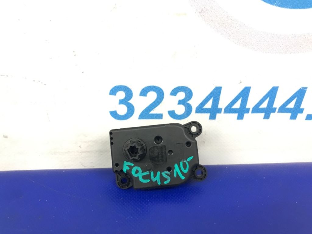 AV6Z-19E616-A | Моторчик заслінки пічки FORD FOCUS 10-18