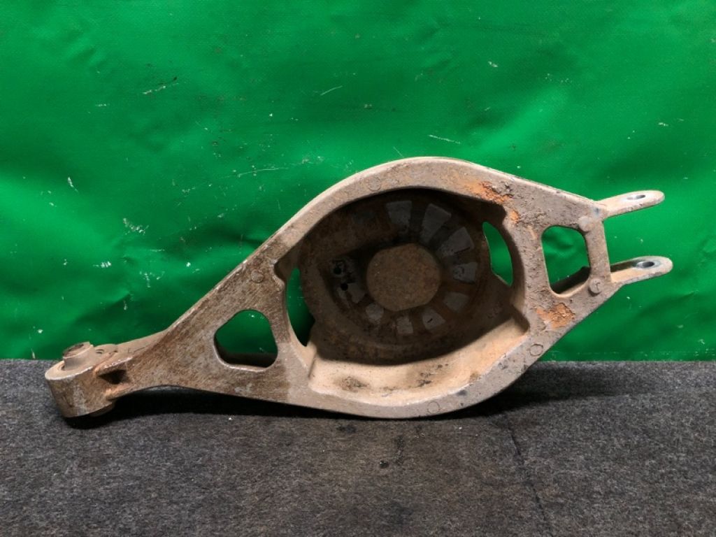 551B0-JK010 | Важіль задньої підвіски нижній поперечний лів. INFINITI G25/G35/G37/Q40 06-14