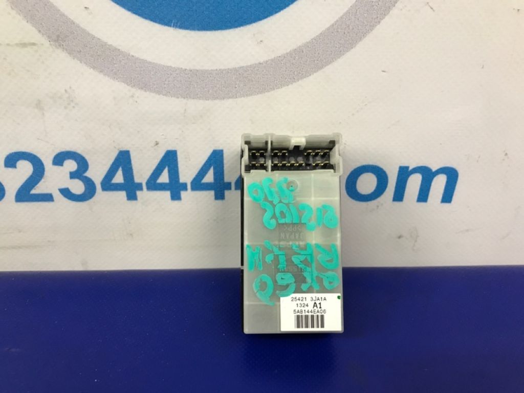 25421-3JA1A | Кнопка стеклоподъемника задн. прав. INFINITI QX60/JX35 12-20 - Фото 2