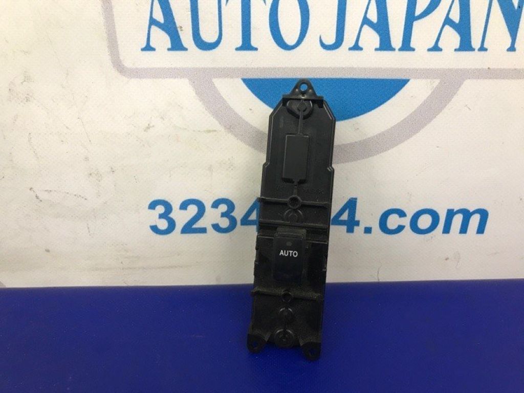 84030-33030 | Кнопка стеклоподъемника передн. прав. LEXUS ES300 ES330 01-06