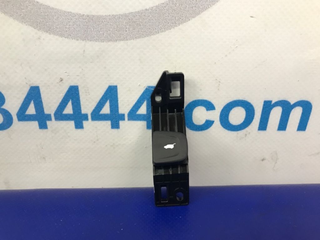 35800-TJB-A01 | Кнопка открывания багажника внутренняя ACURA RDX 19-