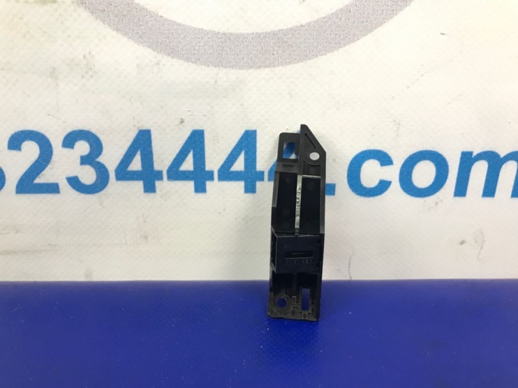 35800-TJB-A01 | Кнопка открывания багажника внутренняя ACURA RDX 19- - Фото 2