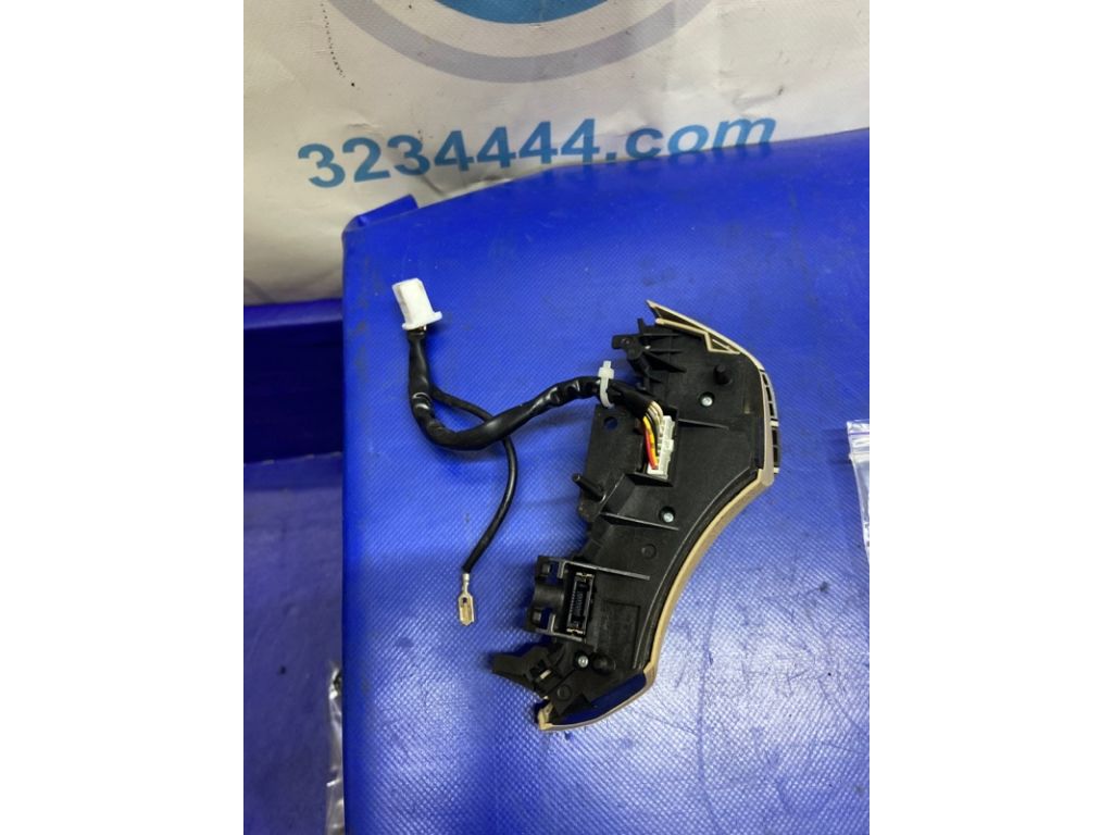 84250-07010-A0 | Кнопки на руль лев. TOYOTA AVALON 05-12 - Фото 3