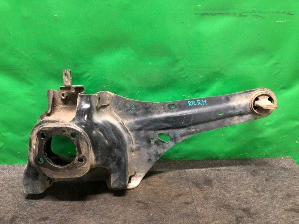 EH44-28-200 | Рычаг задней подвески продольный прав. MAZDA CX-7 06-12