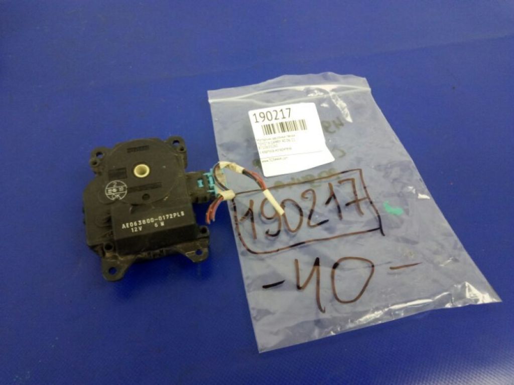 87106-33260 | Моторчик заслонки печки TOYOTA CAMRY 40 06-11