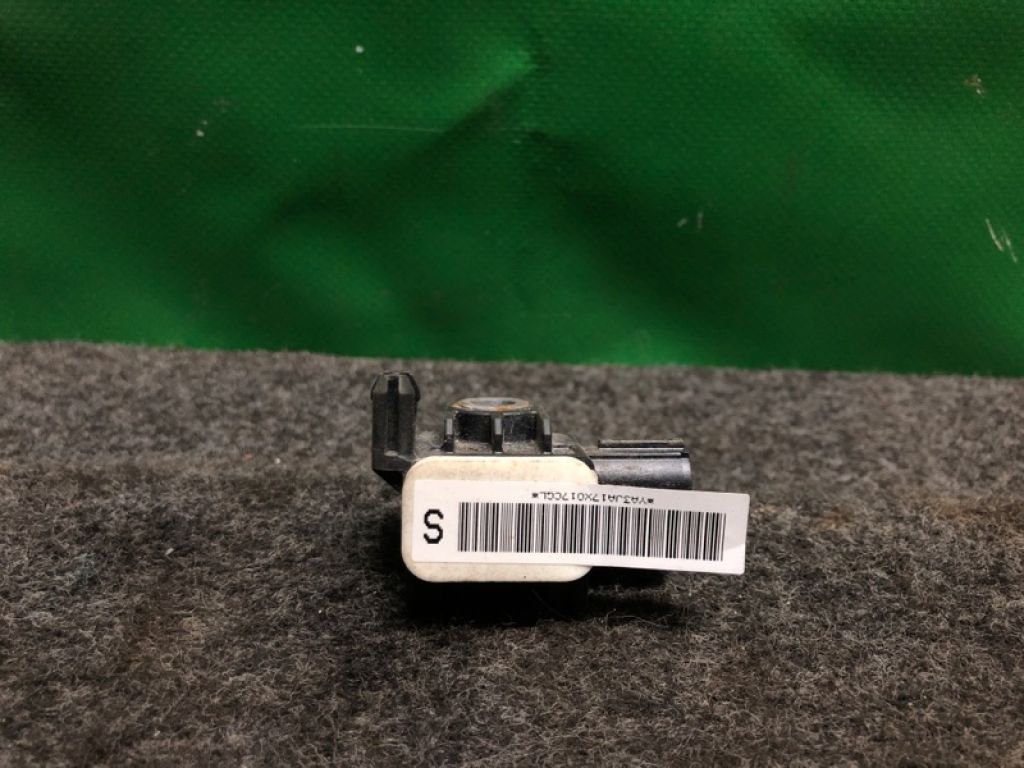 98830-3JA0A | Датчик удара задн. прав. INFINITI Q50 15-20