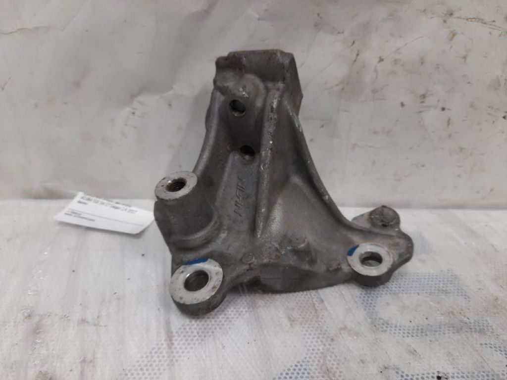 50295-T2F-A01 | Кріплення балки підвіски передн. лів. ACURA TLX 14-17