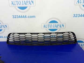 Решітка переднього бампера NISSAN SENTRA B17 12-21