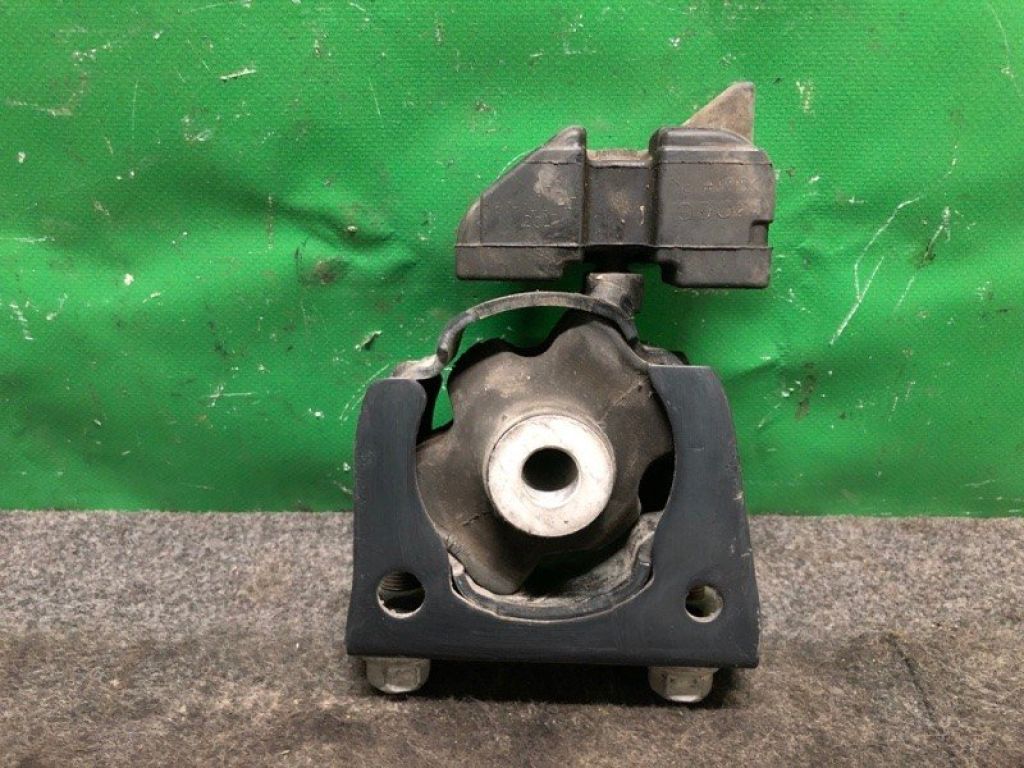 12361-37090 | Подушка двигателя передн. TOYOTA PRIUS - 30 09-17