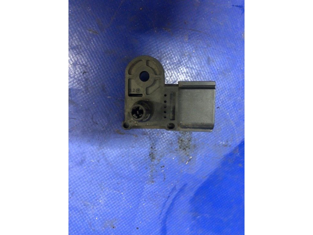 L301-18-211B | Датчик абсолютного давления (MAP sensor) MAZDA 3 BL 09-13 - Фото 4