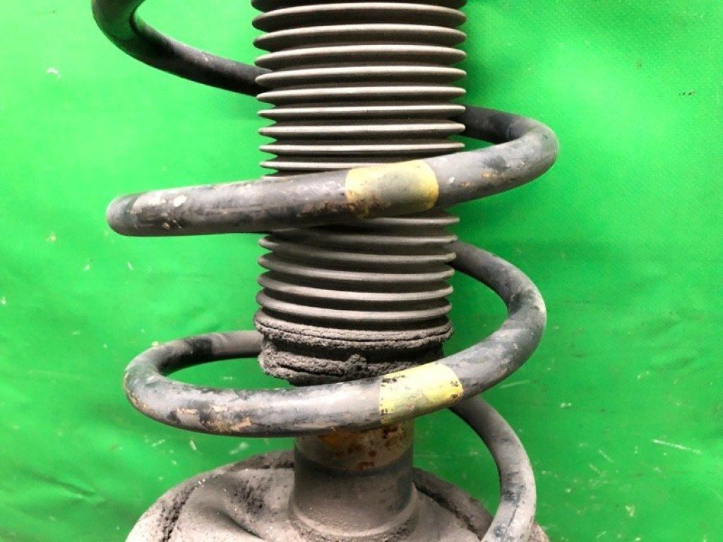 BP4L-34-700 | Амортизатор передн. прав. MAZDA 3 BK 03-08 - Фото 4