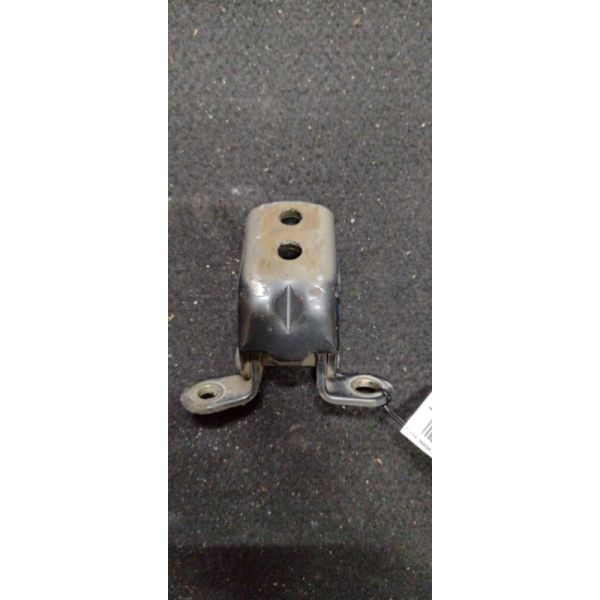 Петля двері нижня задня права NISSAN ALMERA 03-09 82420-2F030