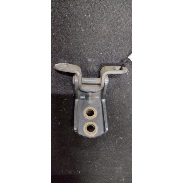 Петля двері нижня задня права NISSAN ALMERA 03-09 82420-2F030 — 2