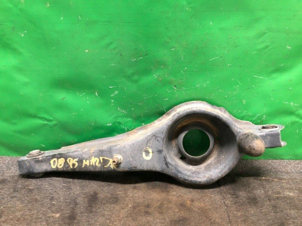 BBM2-28-300B | Важіль задньої підвіски нижній поперечний лів. MAZDA 3 BL 09-13