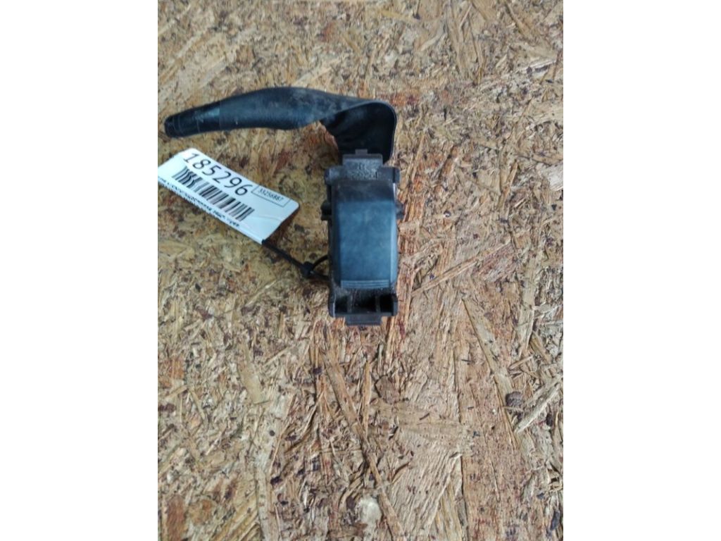 84030-48040 | Кнопка стеклоподъемника задн. прав. TOYOTA HIGHLANDER 01-07
