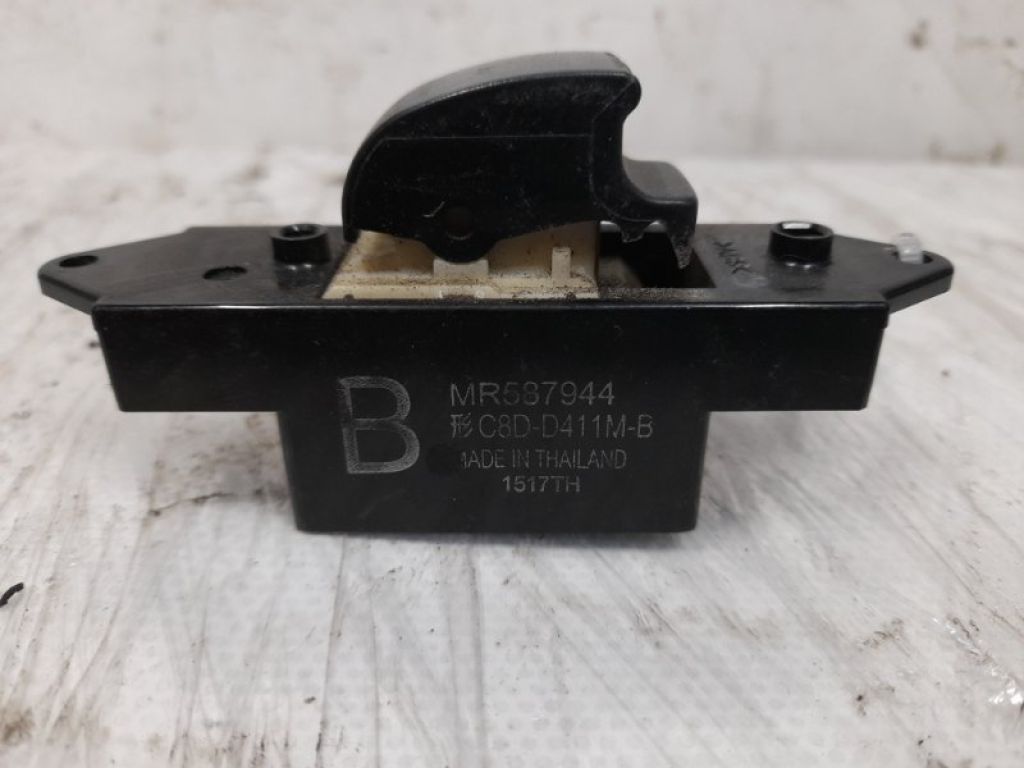 MR587944 | Кнопка стеклоподъемника задн. лев. MITSUBISHI OUTLANDER XL 05-13 - Фото 3