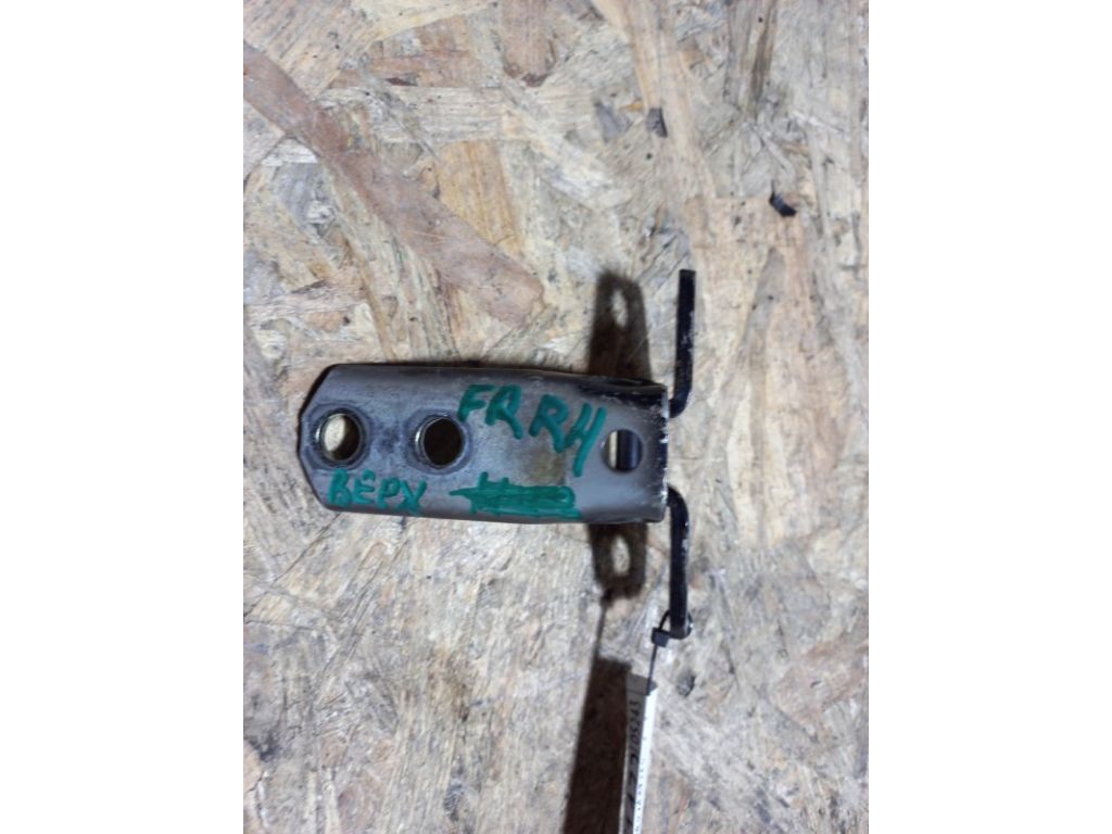 5702A006 | Петля двери верхняя передн. прав. MITSUBISHI LANCER X 10 07-15