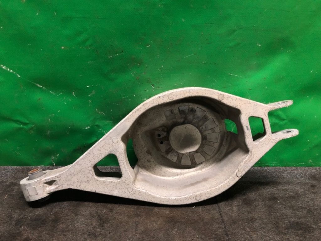 551B0-1BA0A | Важіль задньої підвіски нижній поперечний лів. INFINITI EX35(37) 07-12