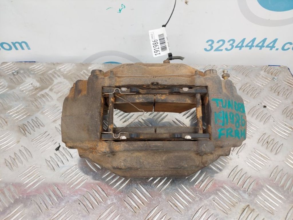 477300C030 | Суппорт тормозной передн. прав. TOYOTA TUNDRA 07-13