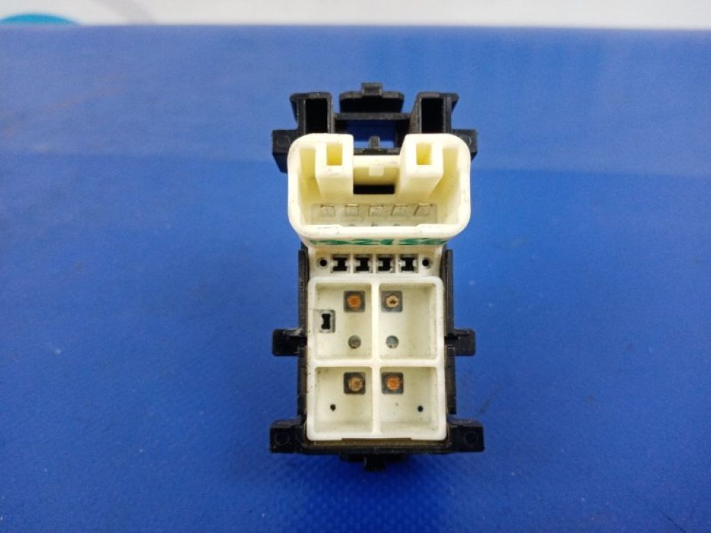 84810-52030 | Кнопка склопідіймача задн. TOYOTA CAMRY 40 06-11 - Фото 2