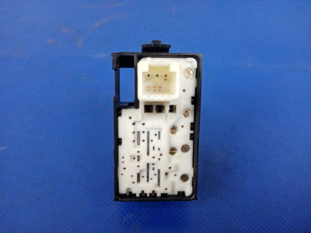 84810-33120 | Кнопка стеклоподъемника задн. TOYOTA CAMRY 40 06-11 - Фото 2