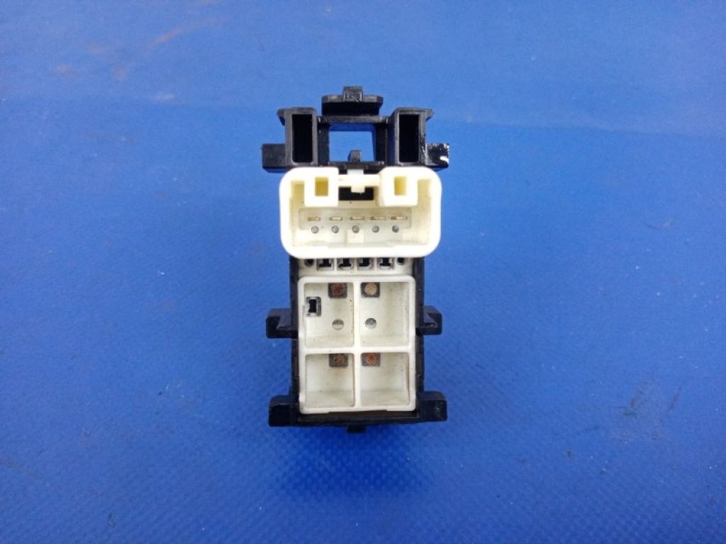 84810-52030 | Кнопка склопідіймача задн. TOYOTA CAMRY 40 06-11 - Фото 2