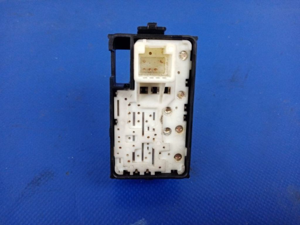 84810-33120 | Кнопка стеклоподъемника задн. TOYOTA CAMRY 40 06-11 - Фото 2