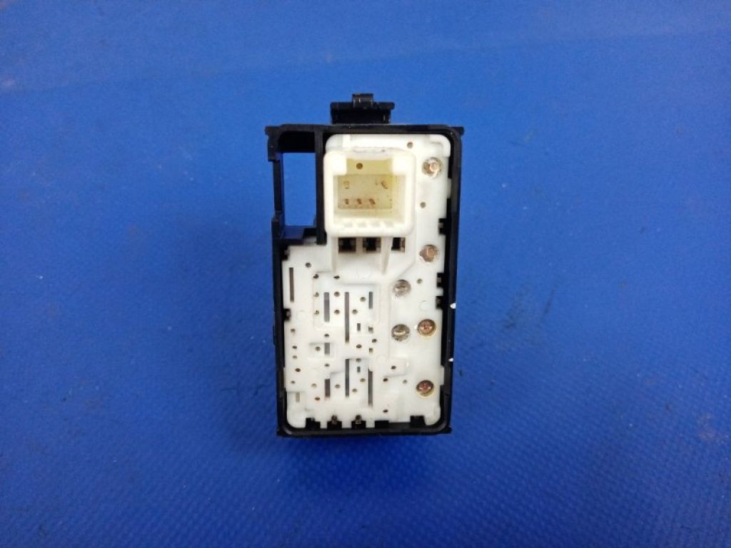 84810-33120 | Кнопка стеклоподъемника задн. TOYOTA CAMRY 40 06-11 - Фото 2