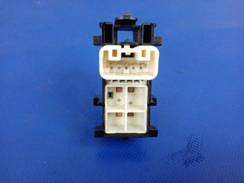 84810-52030 | Кнопка склопідіймача задн. TOYOTA CAMRY 40 06-11 - Фото 2