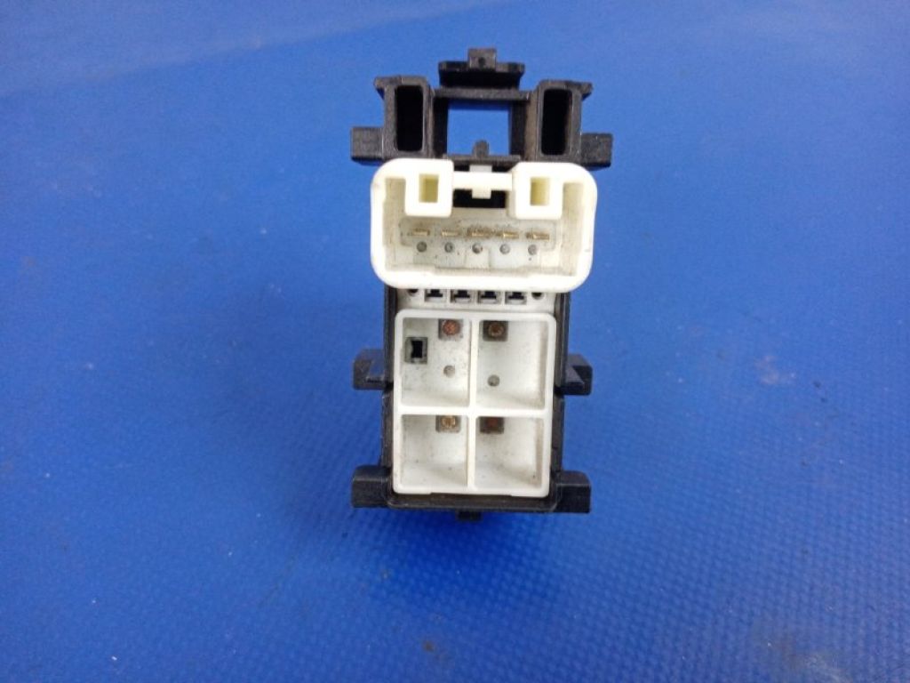 84810-52030 | Кнопка стеклоподъемника задн. TOYOTA CAMRY 40 06-11 - Фото 2