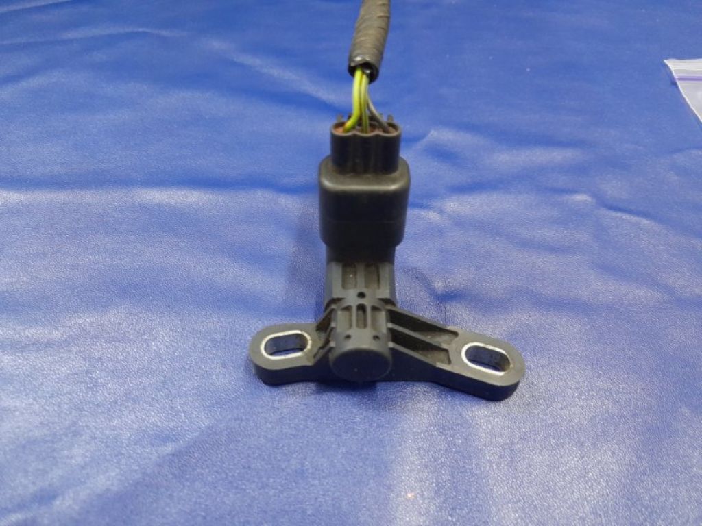 L3K-91-8221 | Датчик положения коленвала MAZDA CX-7 06-12 - Фото 2