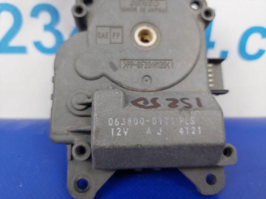 87106-30440 | Моторчик заслонки печки LEXUS IS250/350 05-13 - Фото 2