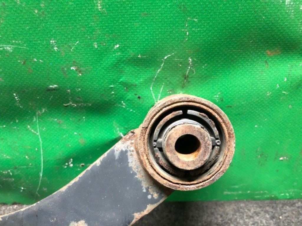 46201-57L00 | Рычаг задней подвески поперечный верхний прав. SUZUKI KIZASHI 09-14 - Фото 2