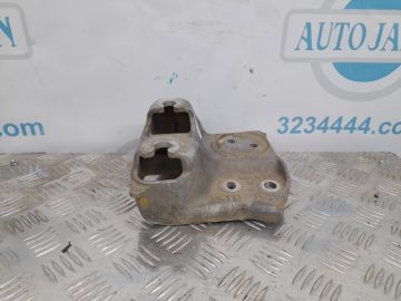 Кронштейн двигуна прав. SUBARU LEGACY 09-15 BM