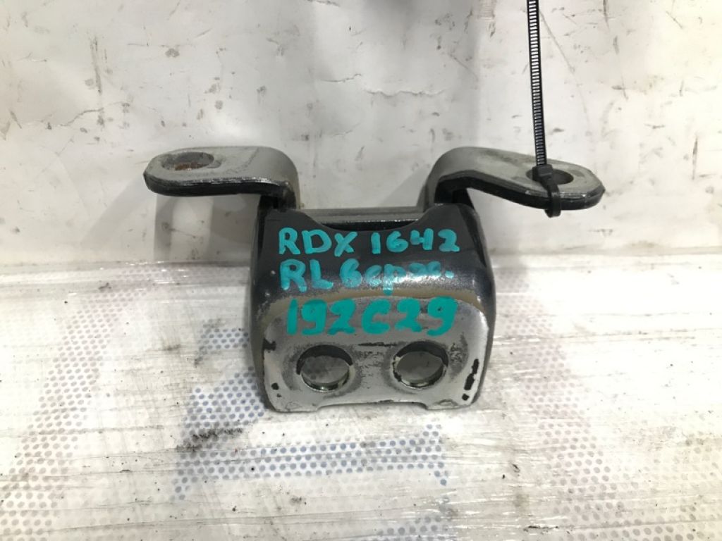 67950-SNE-A01ZZ | Петля двері верхня задн. лів. ACURA RDX 12-19