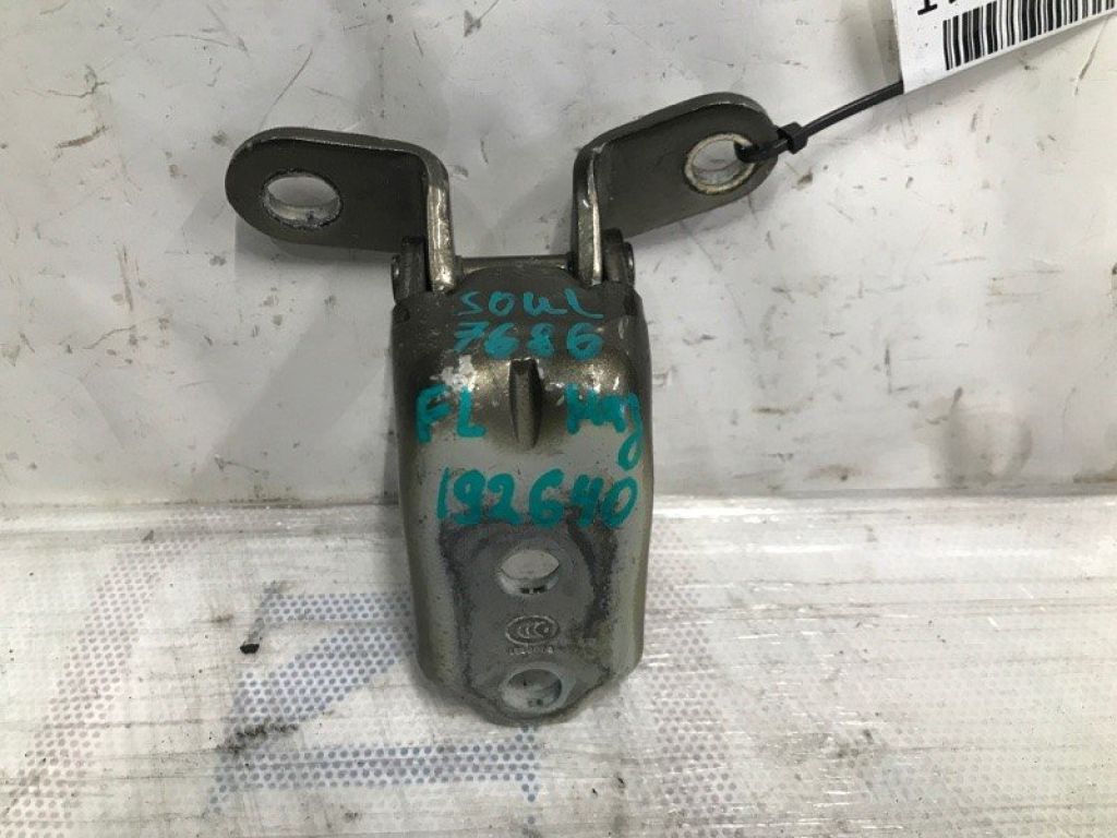 79310-2K000 | Петля двери нижняя передн. лев. KIA SOUL AM 08-13