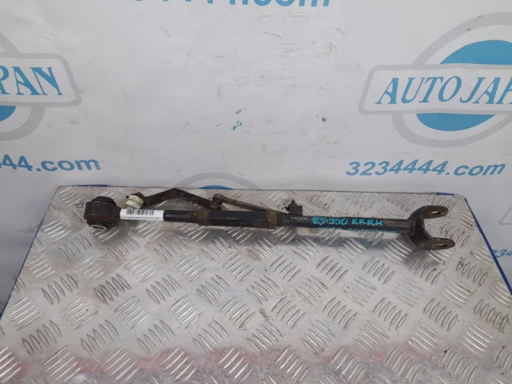 48730-33140 | Важіль задньої підвіски нижній поперечний прав. LEXUS ES350 06-12