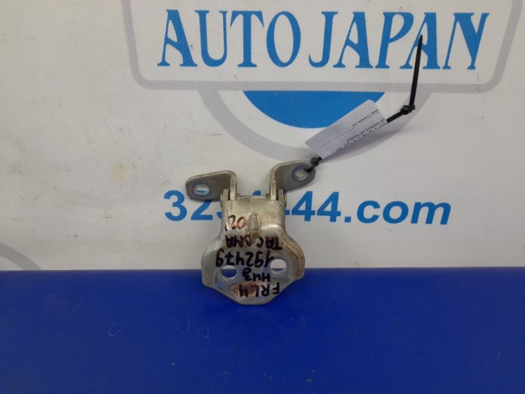 68730-04010 | Петля двері нижня передн. лів. TOYOTA TACOMA 02-04