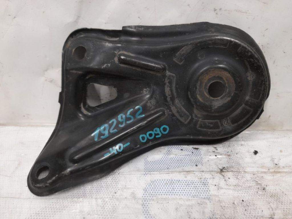 51023-07010 | Кронштейн/крепление балки подвески задн. прав. TOYOTA CAMRY 40 06-11