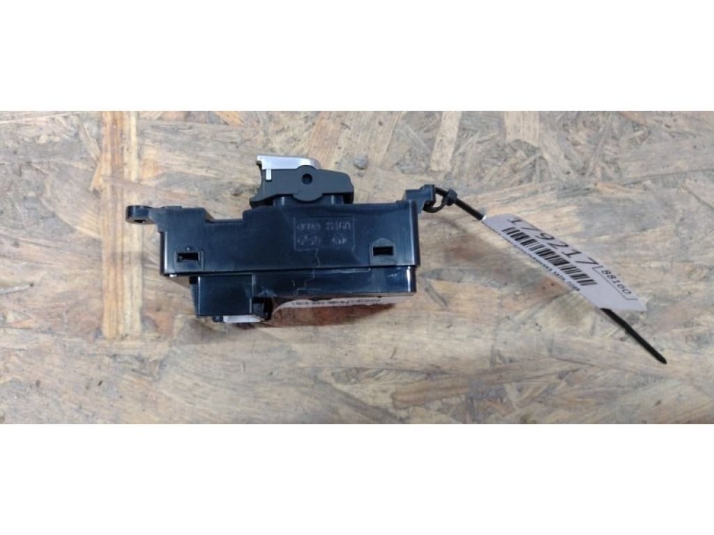 93581-C5000 | Кнопка склопідіймача задн. прав. KIA SORENTO UM 14- - Фото 2