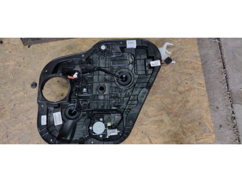 83481-C6000 | Стеклоподъемник задн. прав. KIA SORENTO UM 14-