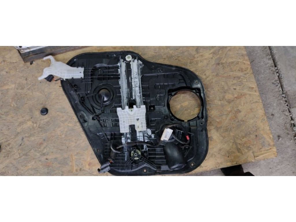 83481-C6000 | Стеклоподъемник задн. прав. KIA SORENTO UM 14- - Фото 4