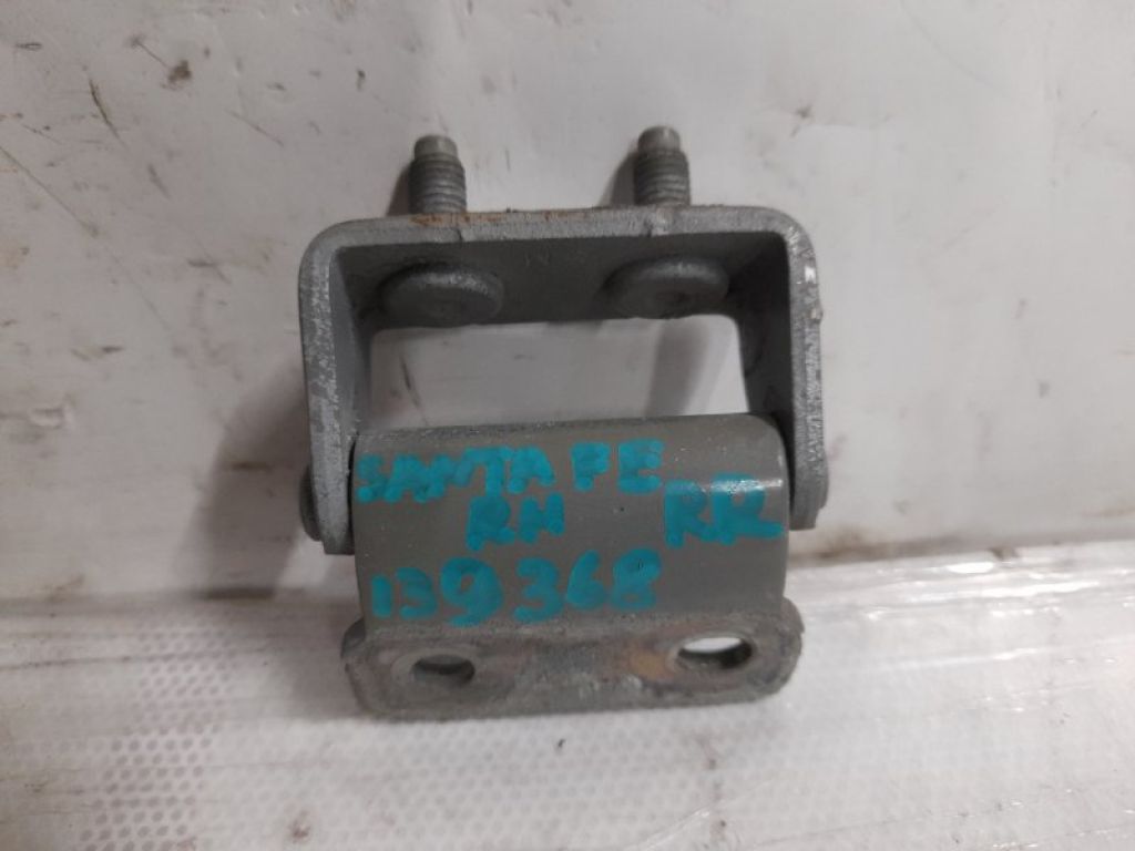 79710-26001 | Петля кришки багажника прав. HYUNDAI SANTA FE (CM) 05-12